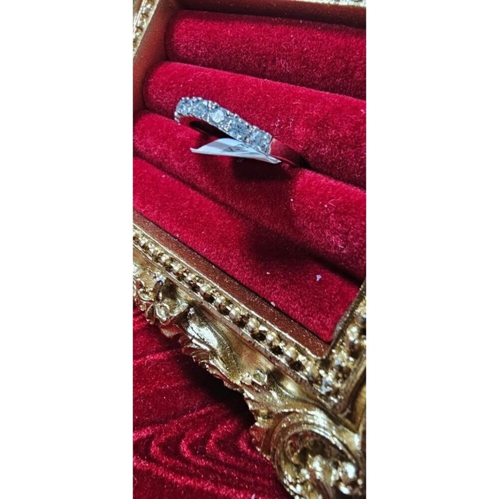 Ring silver tone
